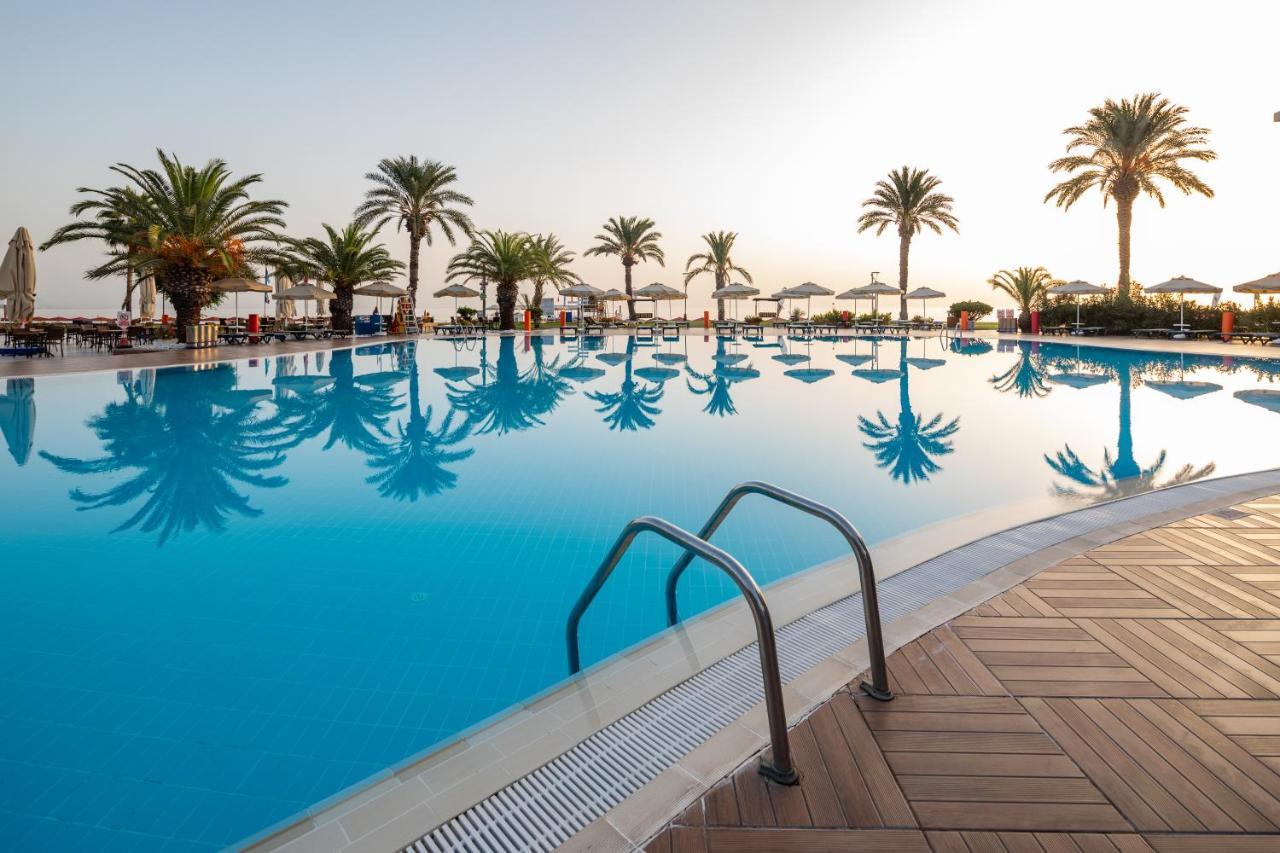 מלון קמר Aqi Hydros Club מראה חיצוני תמונה A swimming pool