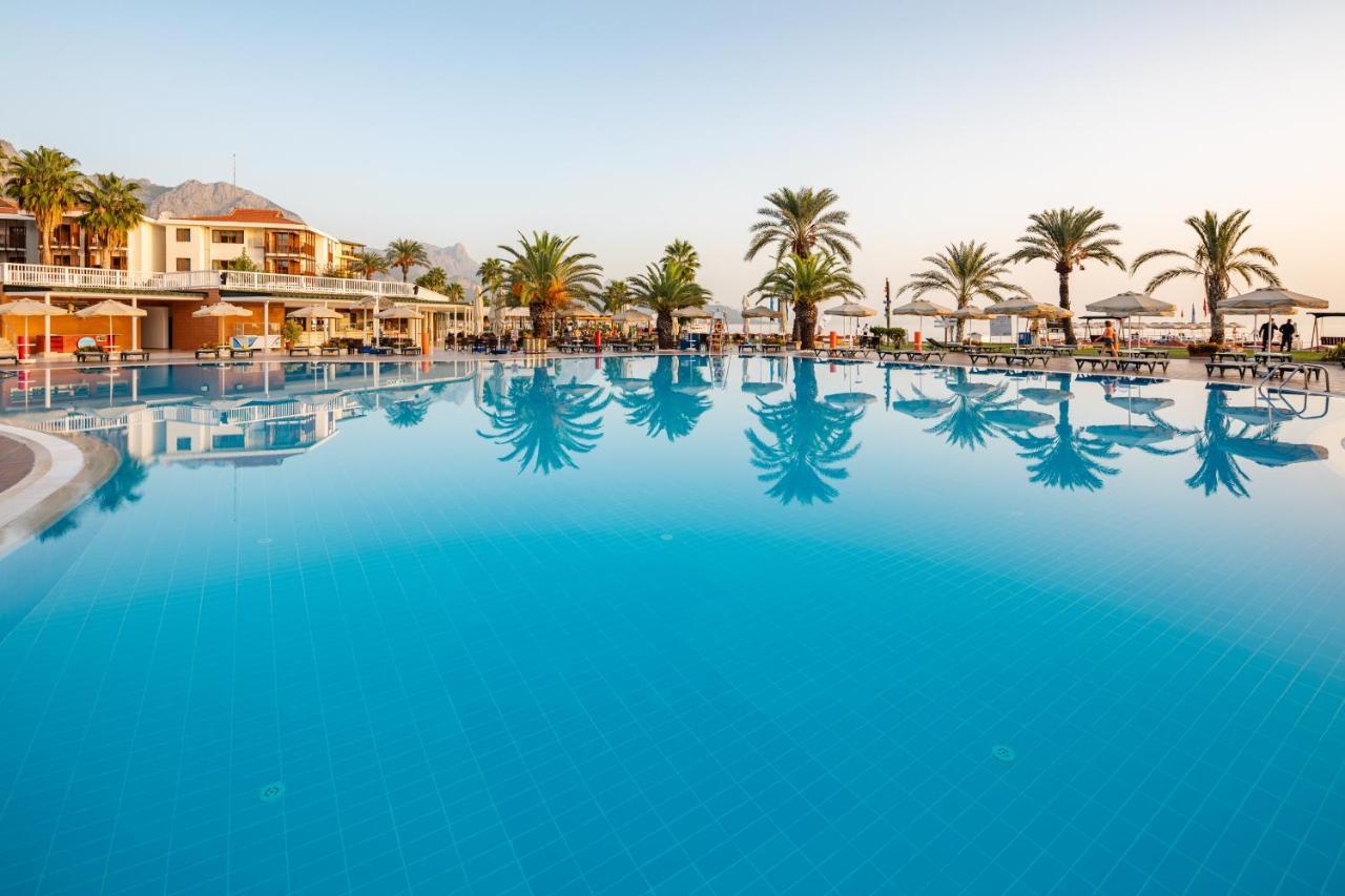 מלון קמר Aqi Hydros Club מראה חיצוני תמונה The resort's main pool
