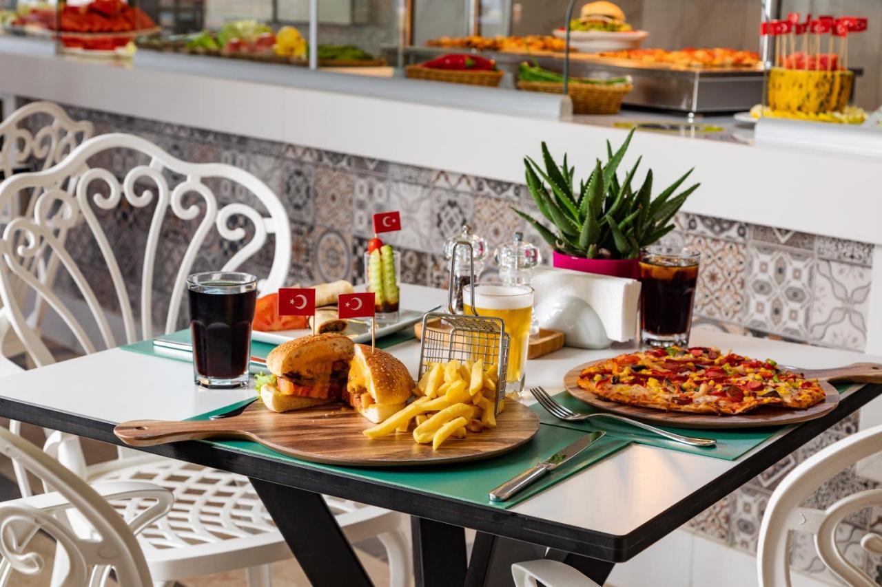 מלון קמר Aqi Hydros Club מראה חיצוני תמונה A typical meal at a Turkish fast food restaurant