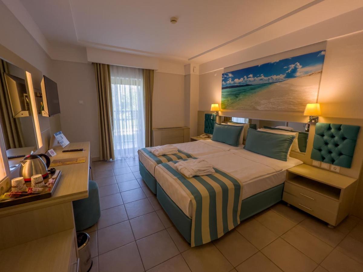 מלון קמר Aqi Hydros Club מראה חיצוני תמונה A room at the hotel