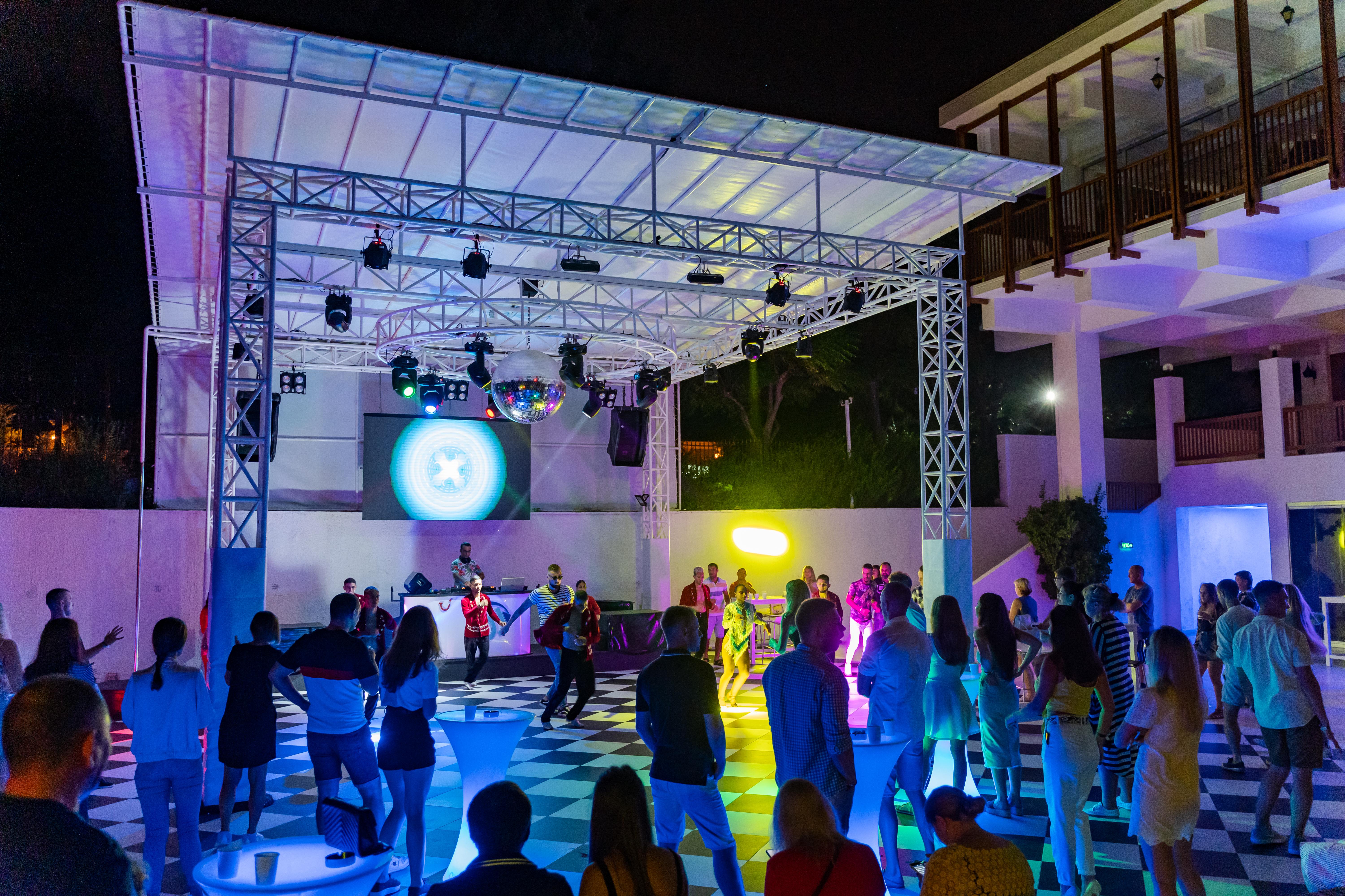 מלון קמר Aqi Hydros Club מראה חיצוני תמונה The nightclub