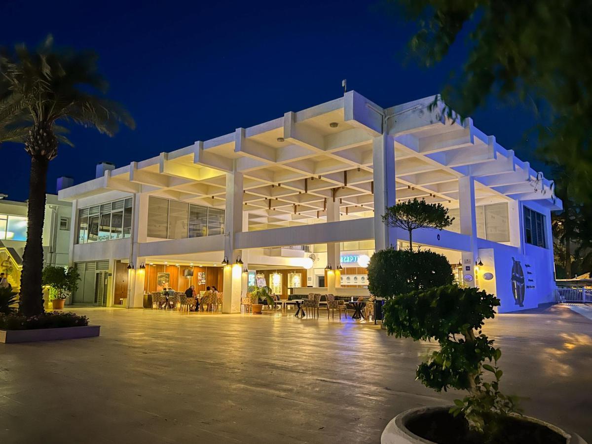 מלון קמר Aqi Hydros Club מראה חיצוני תמונה The main building of the resort