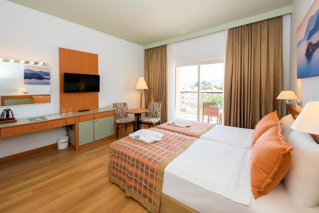 מלון קמר Aqi Hydros Club מראה חיצוני תמונה A room at the Dan Hotel